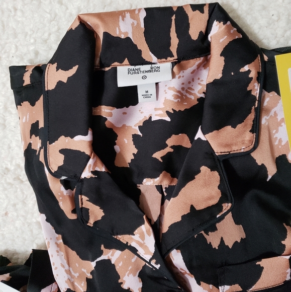 DVF for Target 2pc Long Sleeve Notch Collar Top & Shorts Leopard Pajamas… - Picture 6 of 14